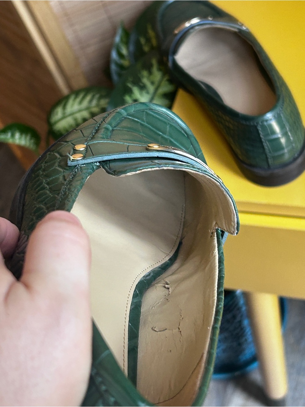 Michael Kors women’s 9 Green Croc-Embossed Leather Loafers - Picture 9 of 10